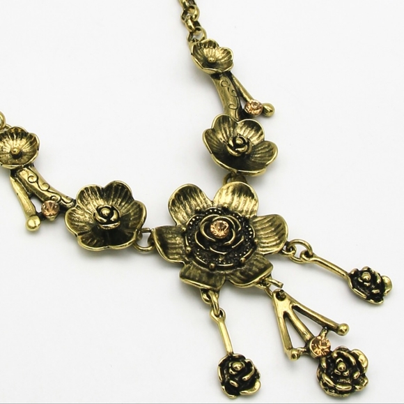 Flower necklace set - Picture 9 of 9